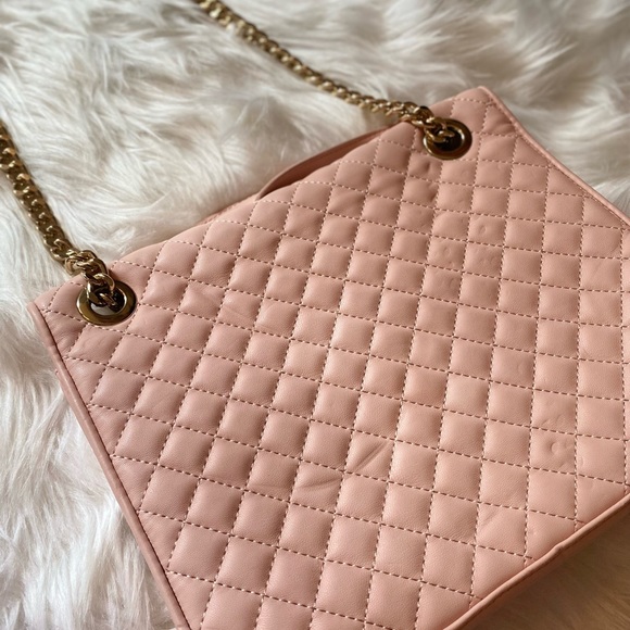 Light Pink Guess Purse, Gold Chain Strap, Excellent Condition - Picture 7 of 7